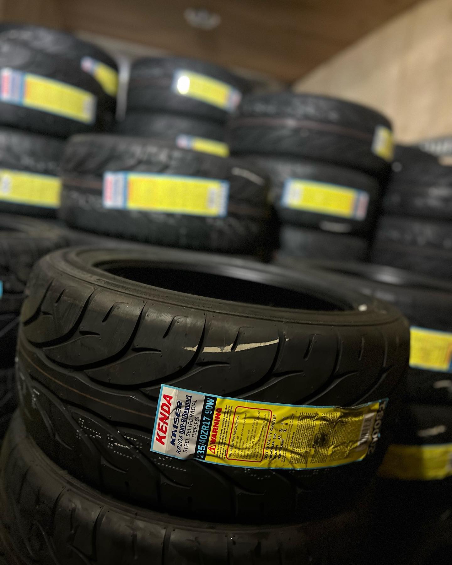 Kenda Kaiser KR20A (300TW) Tire